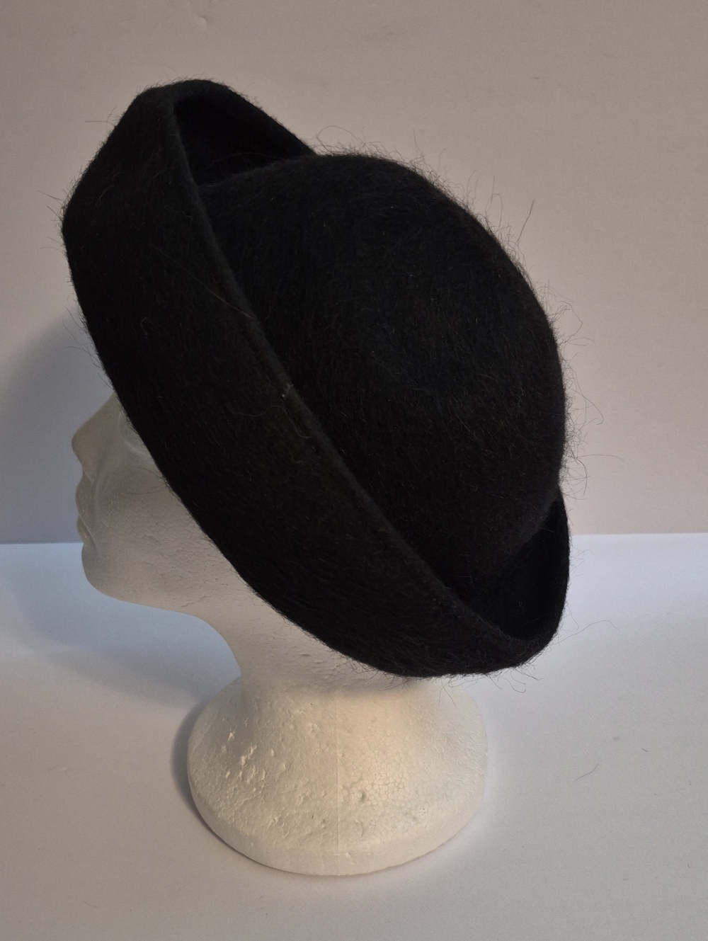 Vintage Shogfelt Wool Pillbox Hat Black